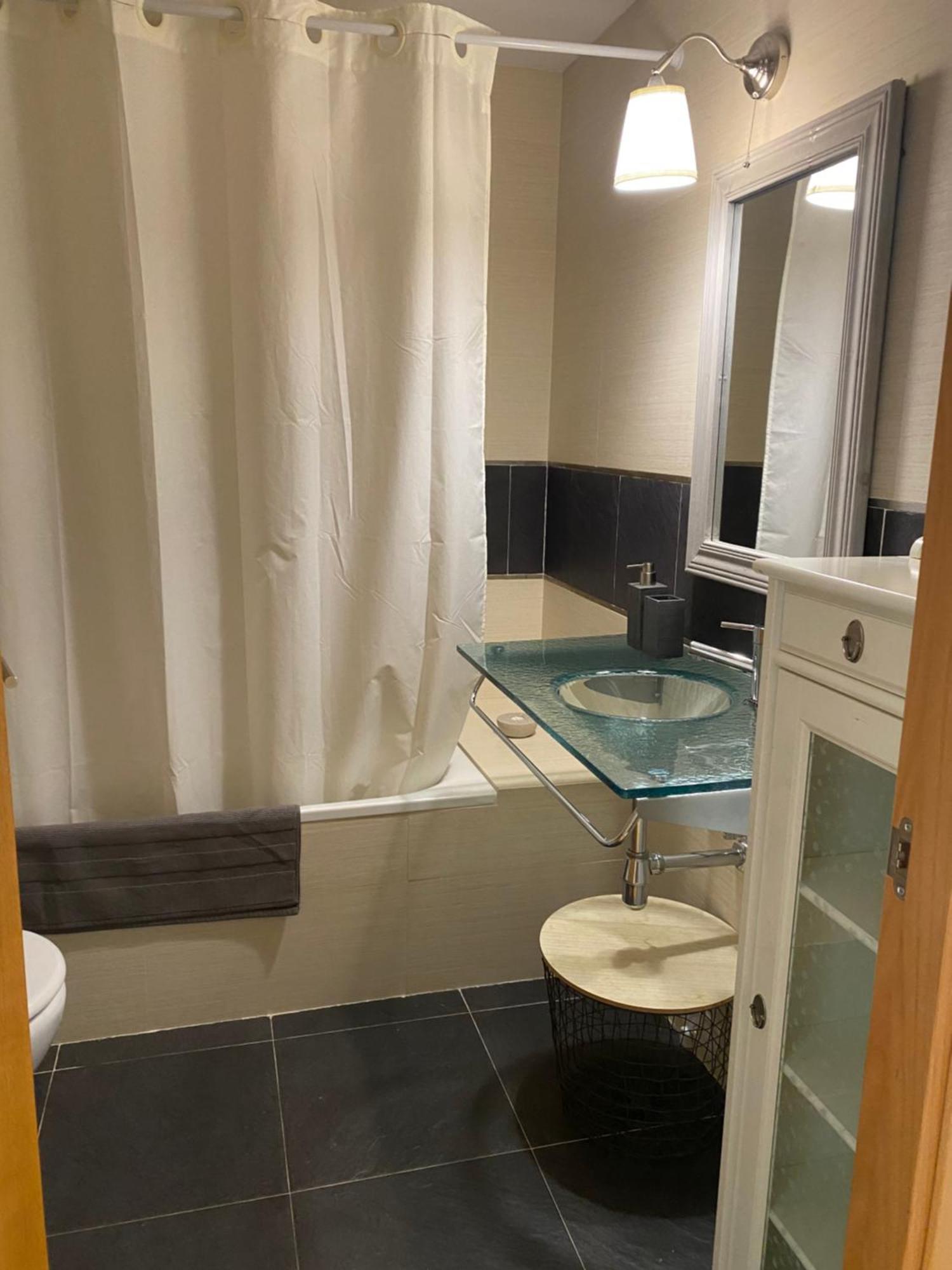 Apartament Hug Roger Valencia D'Aneu Eksteriør billede