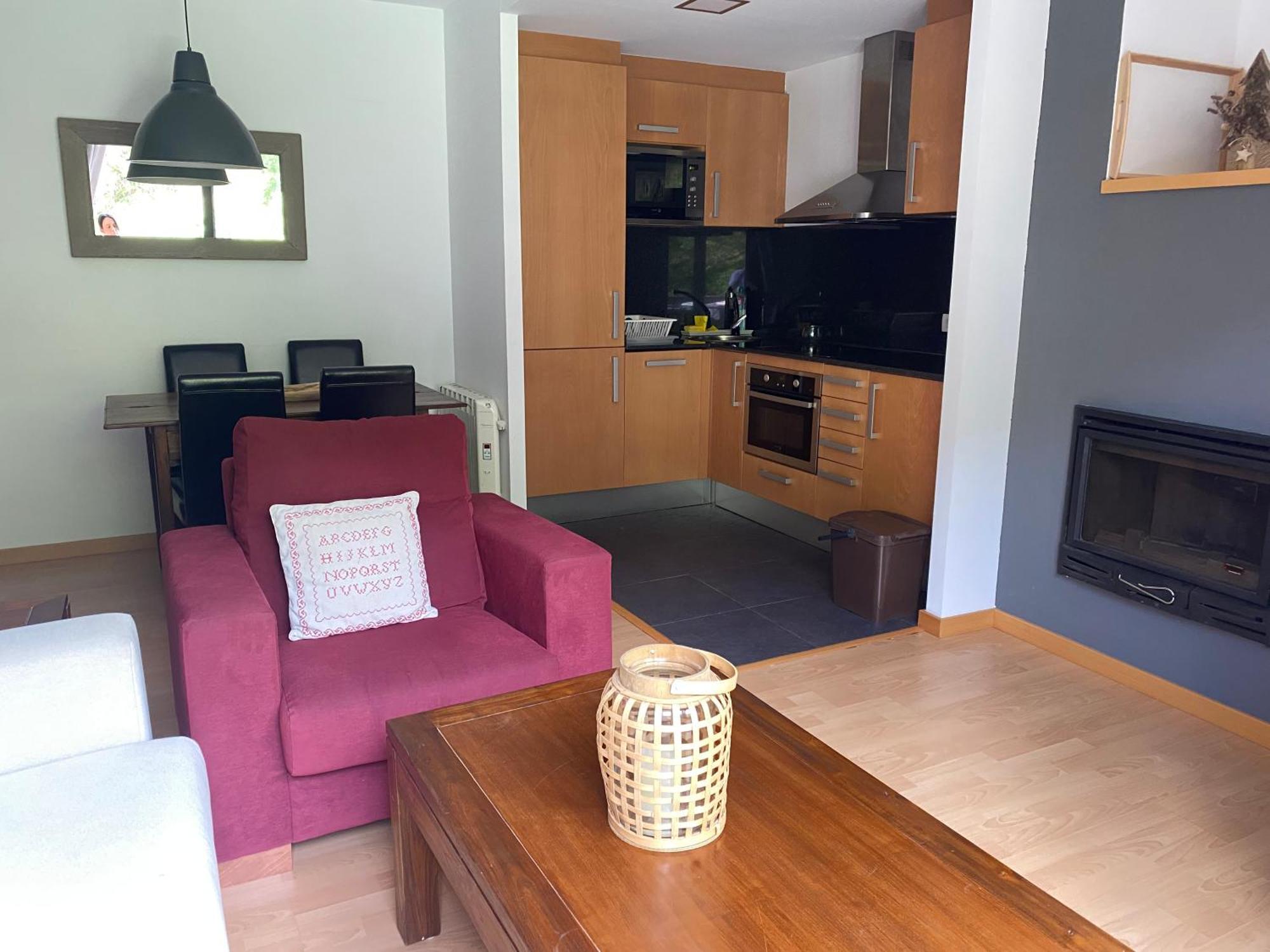Apartament Hug Roger Valencia D'Aneu Eksteriør billede